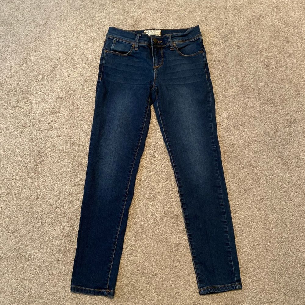 Free People Dark Wash Skinny Cropped Capri Jeans Size 26 Denim 61855-16515125